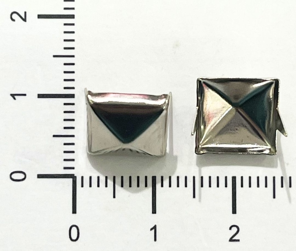 Tacha niquel cuadrada 10x10 mm x 25un