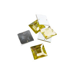 Gema acrílica cuadrada 16x16mm dorado x 30un.         