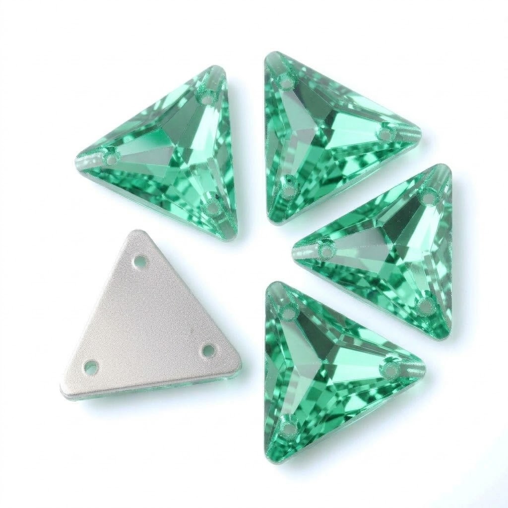 Gema acrílica triangular 15x15mm verde claro x 30 un.       