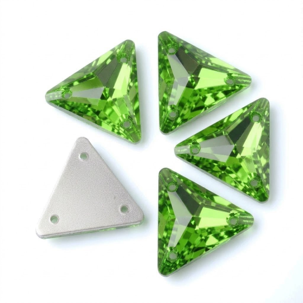 Gema acrílica triangular 15x15mm verde manzana x 30 un.     