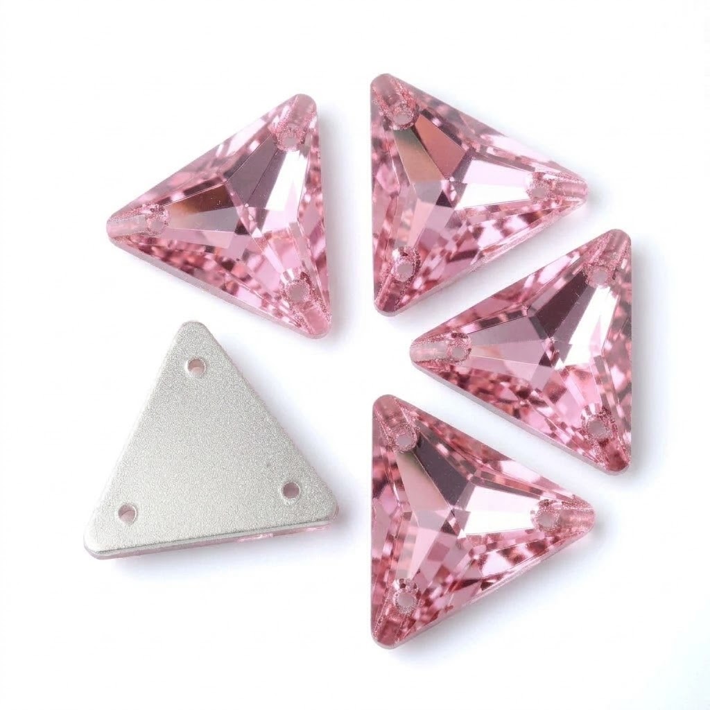 Gema acrílica triangular 15x15mm rosa x 30 un.        