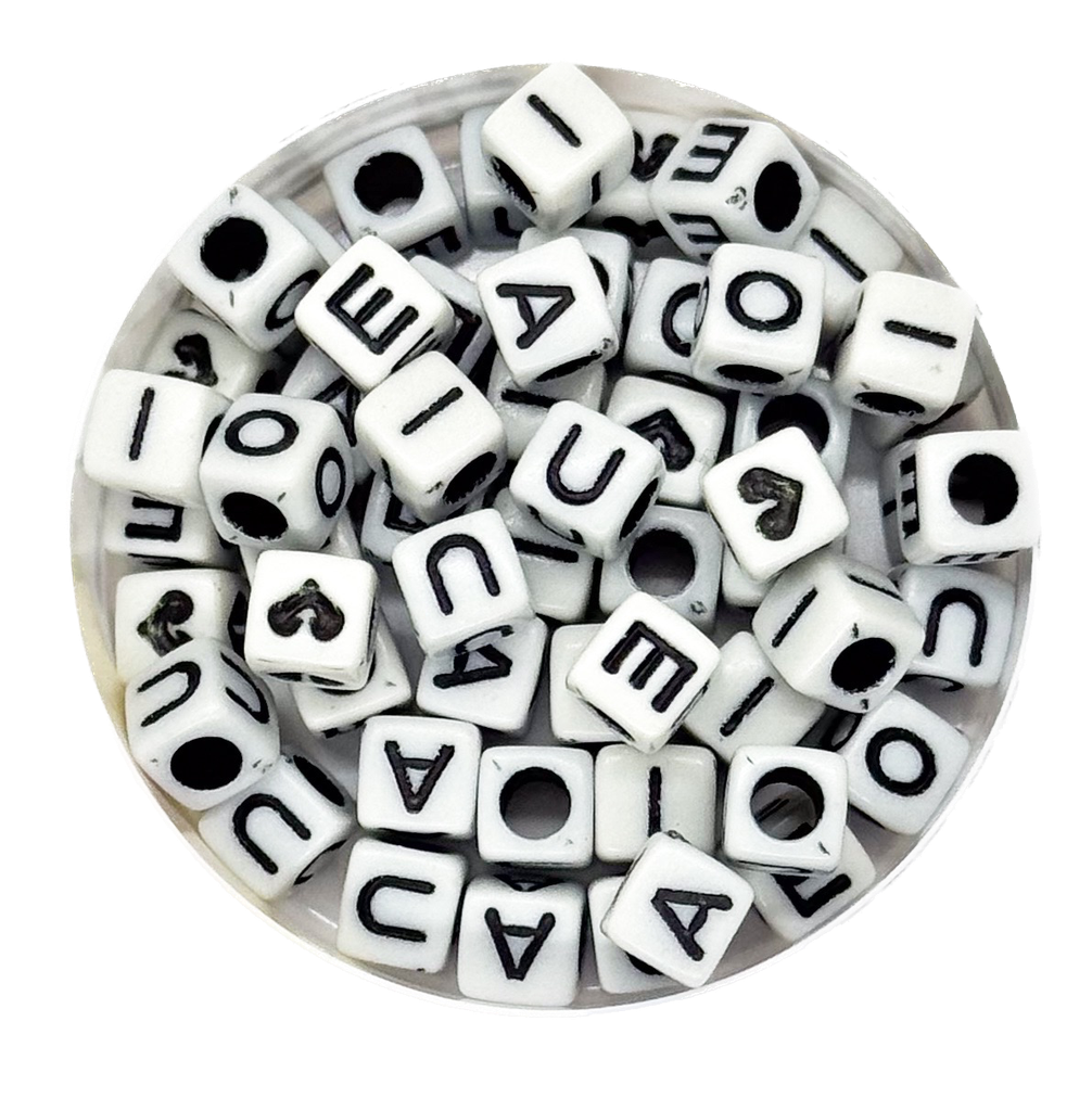 Plástico letras cuadradas 6x6 b/n vocales x 10grs. 