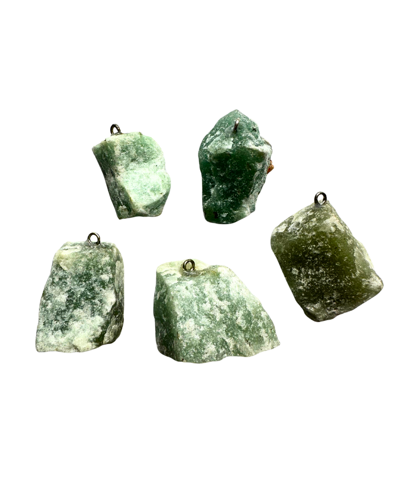 Dije piedra Cuarzo Verde en bruto c/pitón x 1 un.      