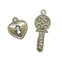 Dijes de fundición corazón y llave friends x 10gr