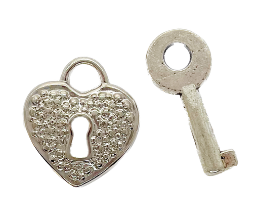 Dijes de fundición corazón y llave